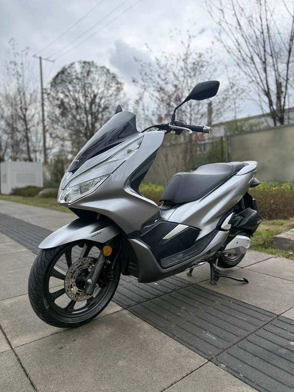 二手五羊本田PCX