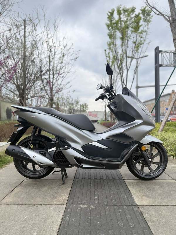 二手五羊本田PCX