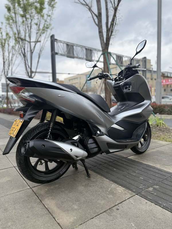 二手五羊本田PCX