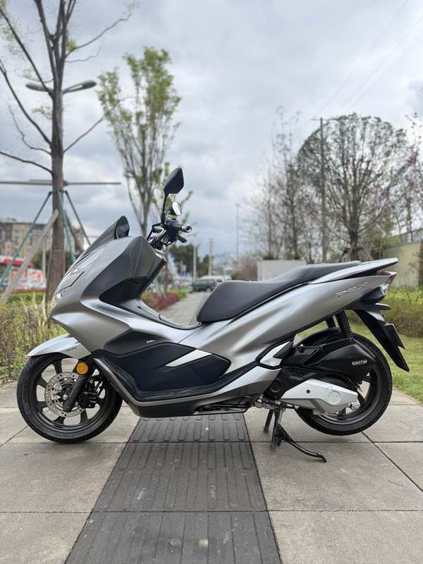 二手五羊本田PCX