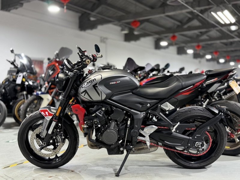 二手凯旋Trident 660