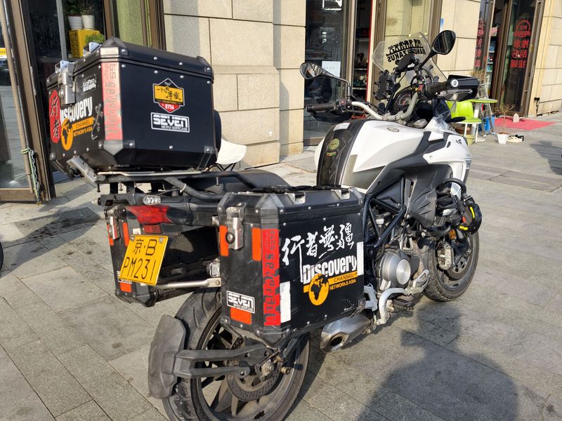 二手贝纳利金鹏 TRK502