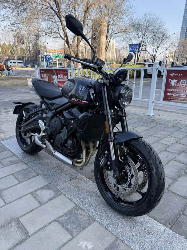 二手凯旋Trident 660