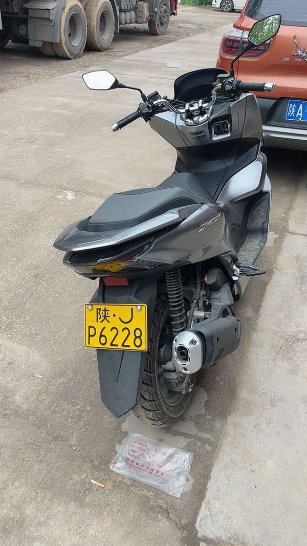 二手五羊本田PCX