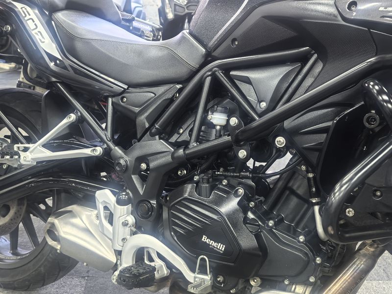 二手贝纳利金鹏 TRK502