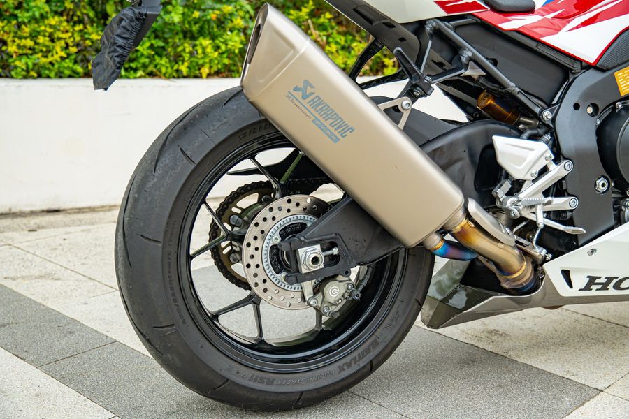 二手本田CBR 1000 RR-R