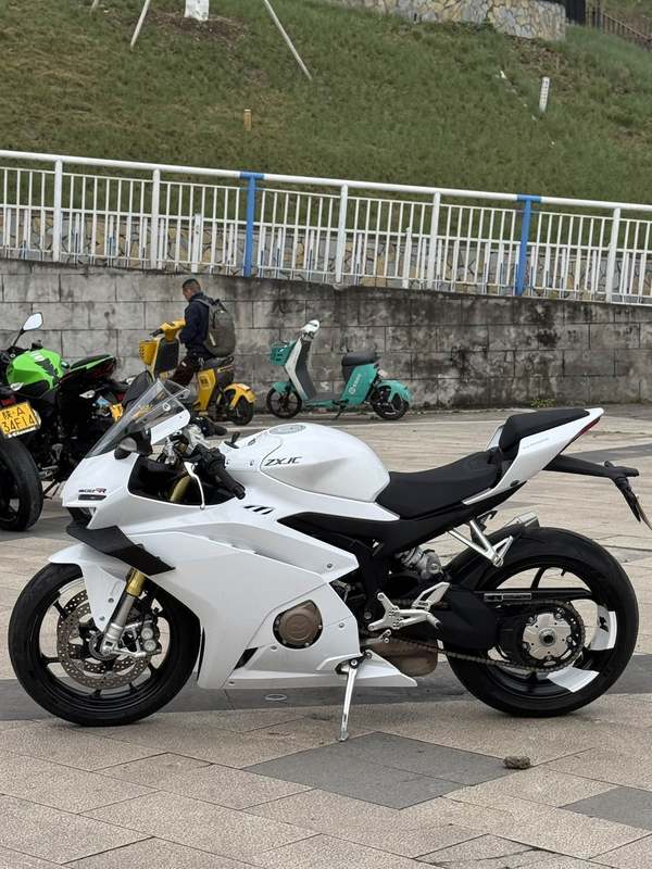 二手张雪机车500RR
