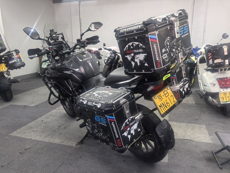 二手贝纳利金鹏 TRK502