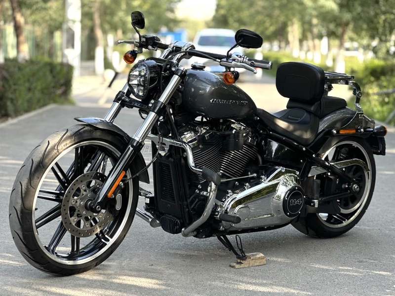 二手哈雷戴维森突破者 Breakout