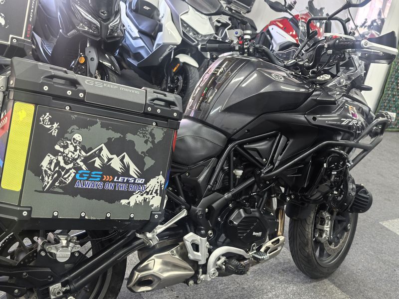 二手贝纳利金鹏 TRK502