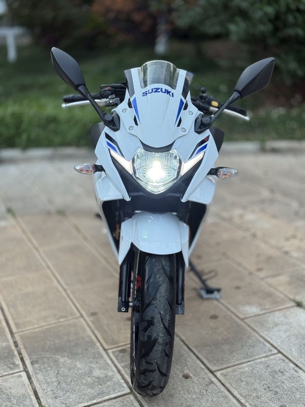 二手豪爵铃木GSX250R