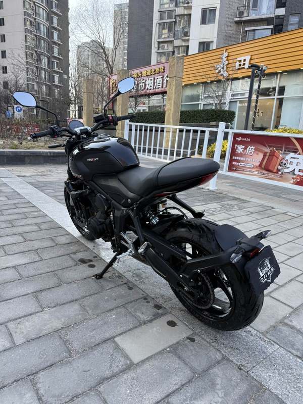 二手凯旋Trident 660