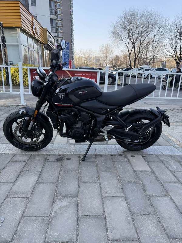 二手凯旋Trident 660