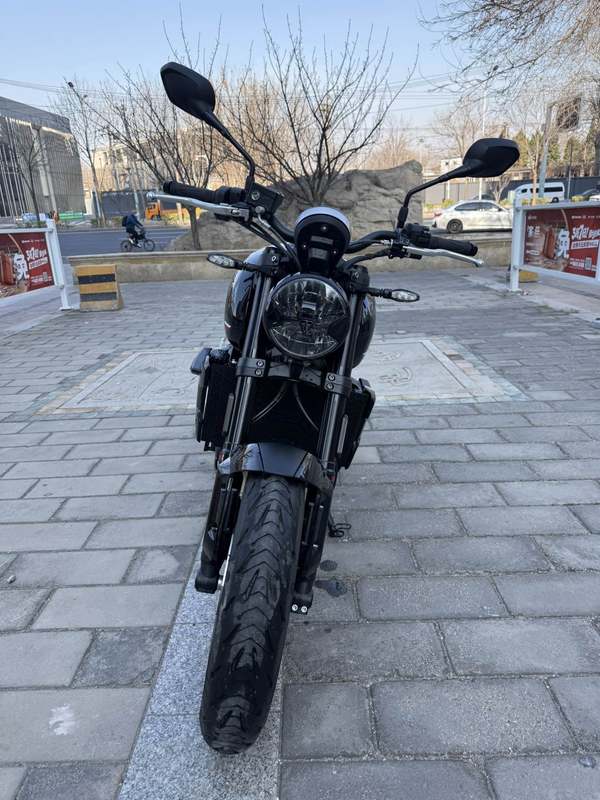 二手凯旋Trident 660