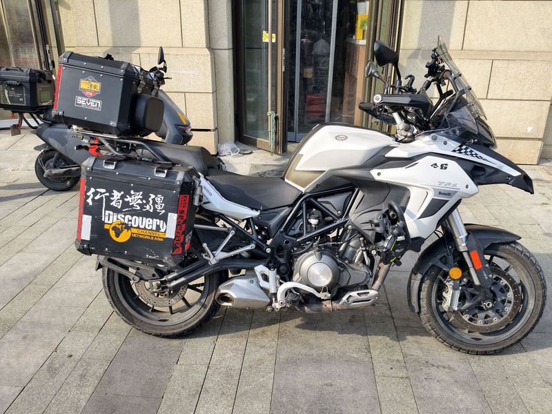 二手贝纳利金鹏 TRK502