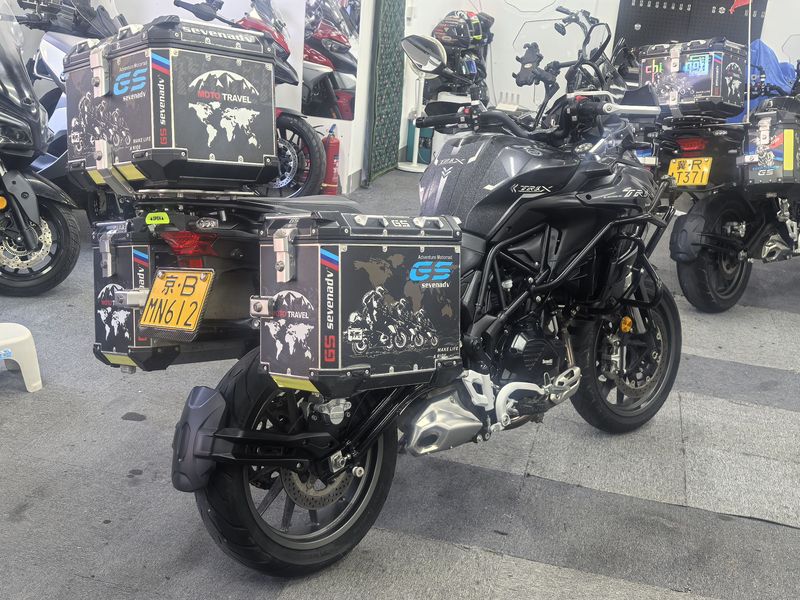 二手贝纳利金鹏 TRK502