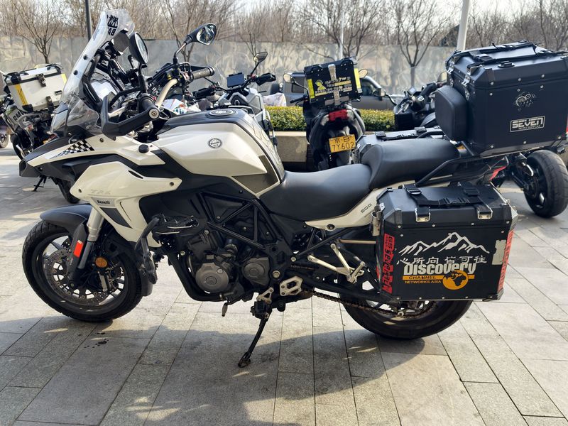 二手贝纳利金鹏 TRK502