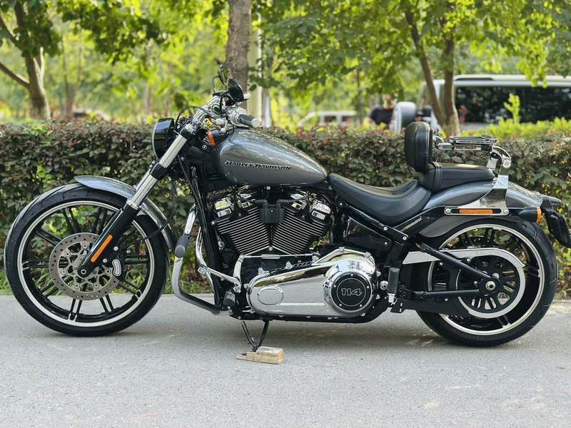 二手哈雷戴维森突破者 Breakout