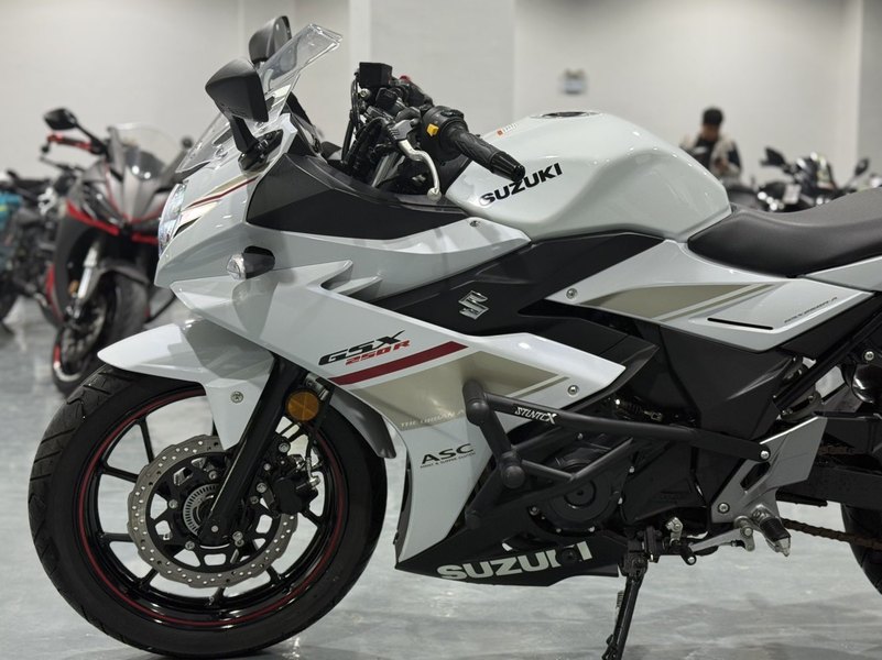 二手豪爵铃木GSX250R