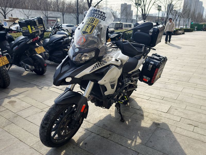 二手贝纳利金鹏 TRK502