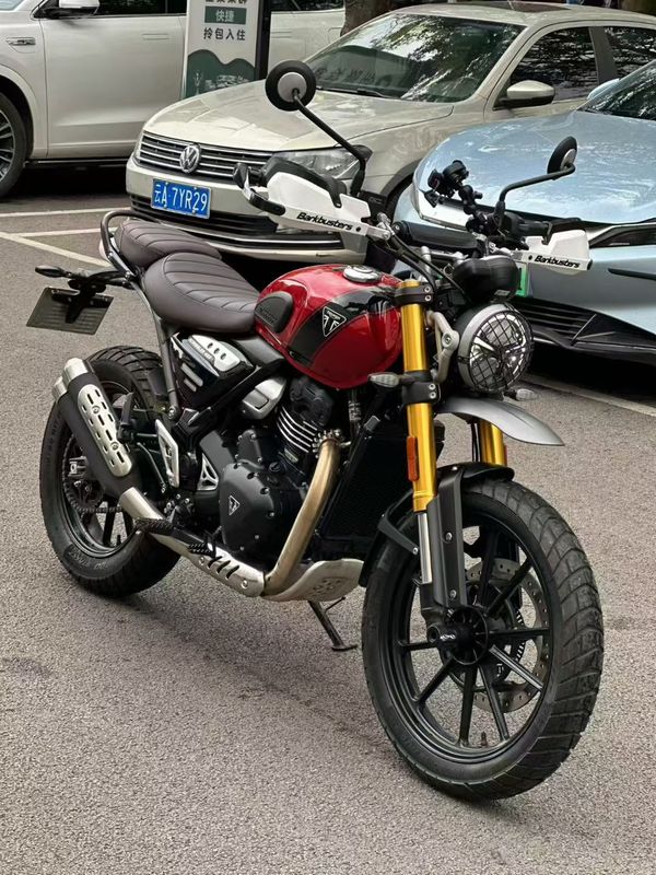二手凯旋Scrambler 400 X
