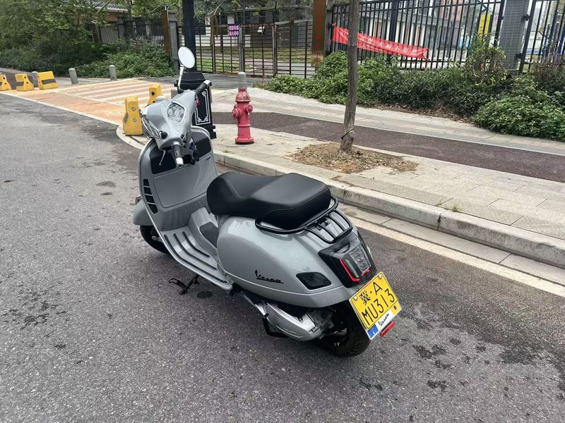 二手VESPAGTS 300 Notte