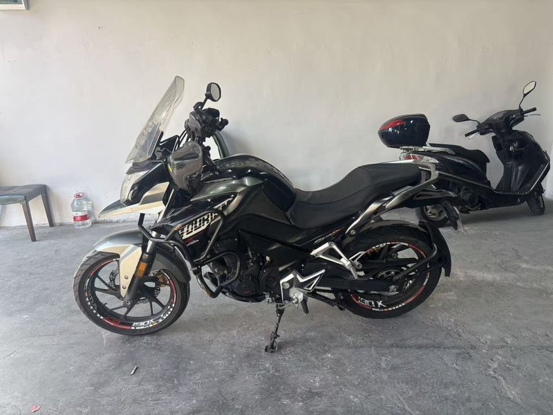 二手五羊本田猛鸷 CB190X