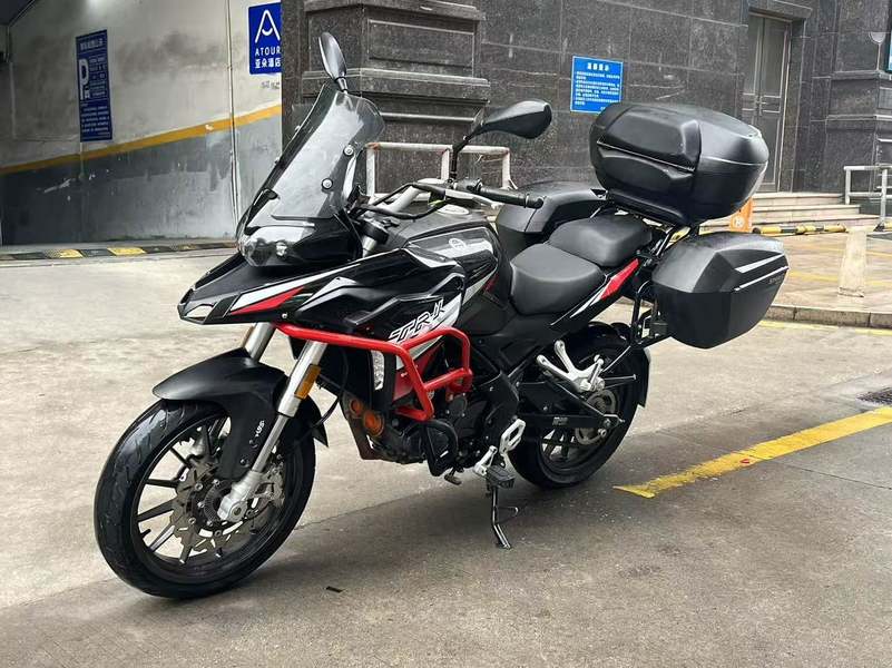 二手贝纳利金鹏 TRK251