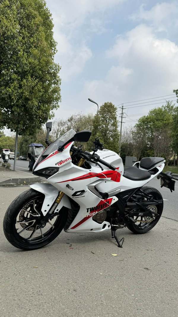 二手QJMOTOR赛250