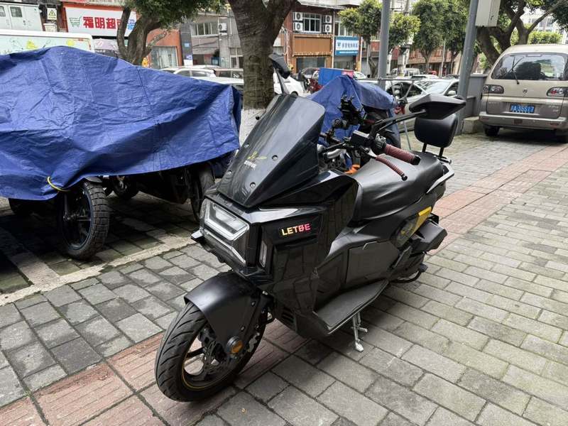 二手猎变机甲蜂