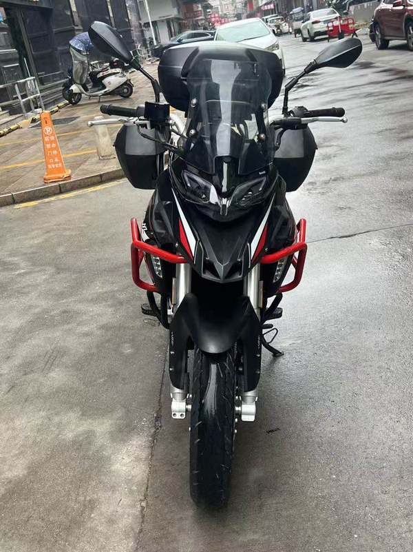 二手贝纳利金鹏 TRK251