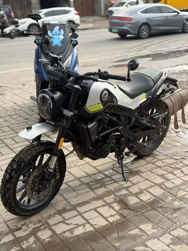 二手贝纳利幼狮 Leoncino 250