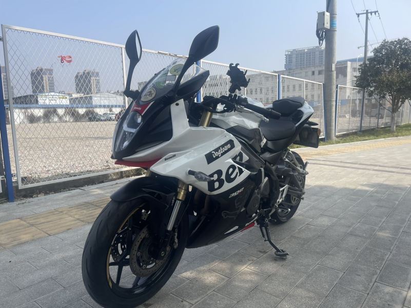 二手贝纳利龙卷风 Tornado 302R