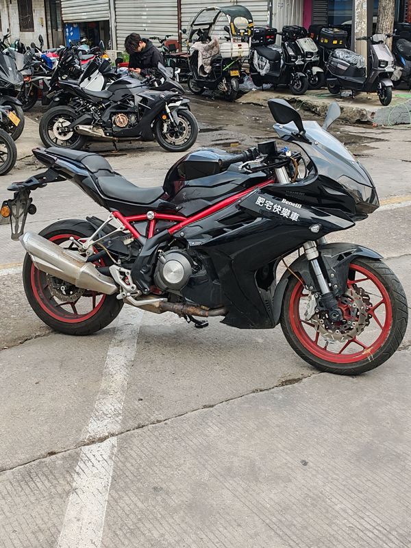 二手贝纳利龙卷风 Tornado 302R
