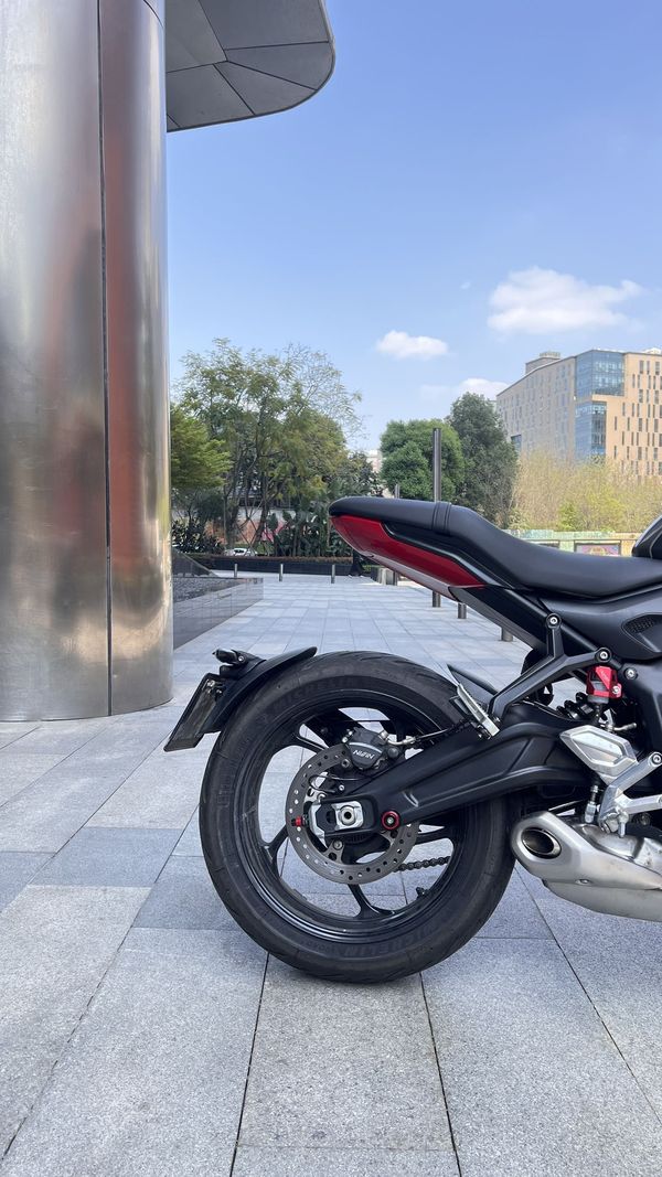 二手凯旋Trident 660