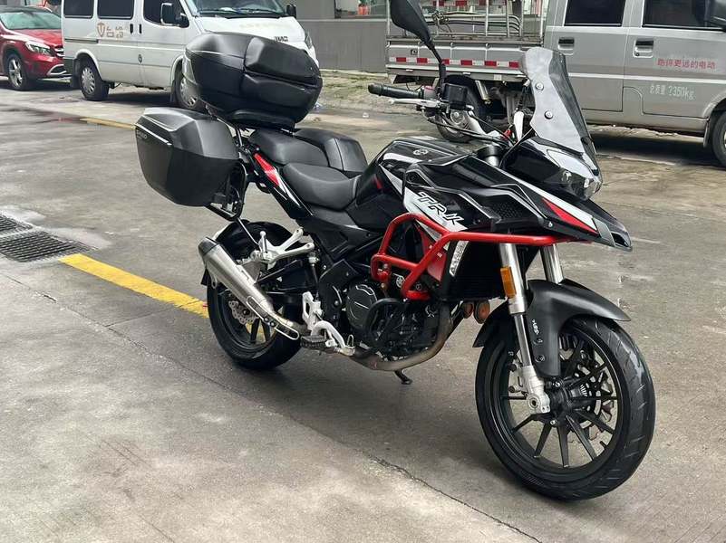 二手贝纳利金鹏 TRK251