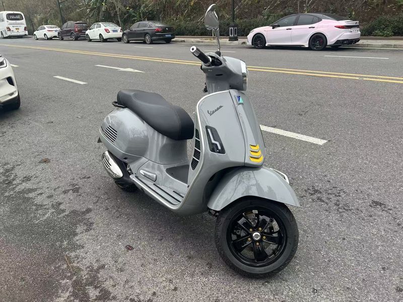 二手VESPAGTS 300 Notte