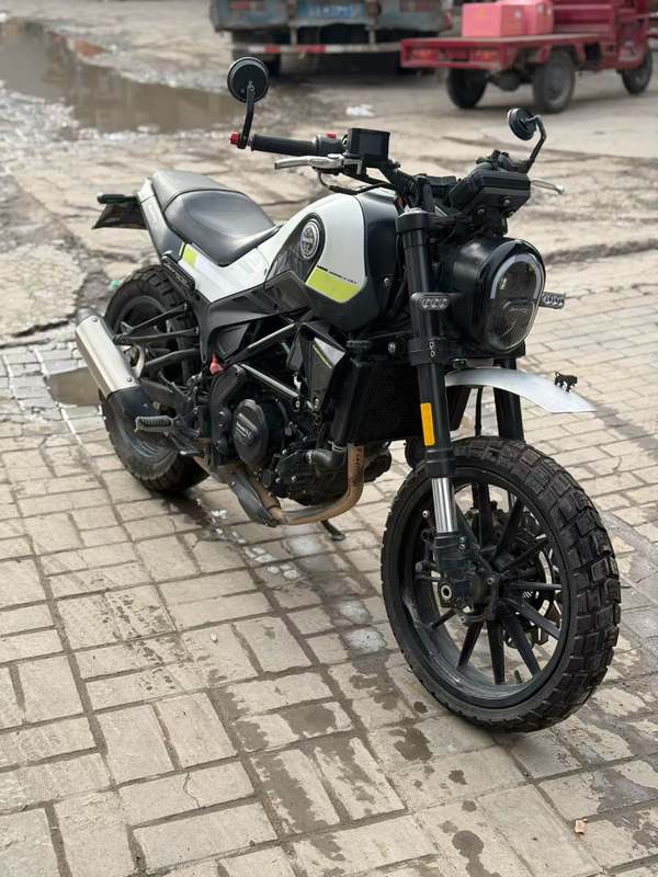 二手贝纳利幼狮 Leoncino 250