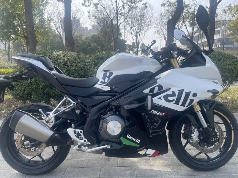 二手贝纳利龙卷风 Tornado 302R