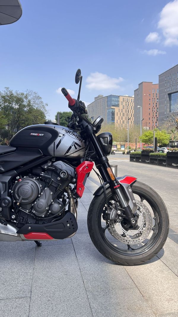 二手凯旋Trident 660