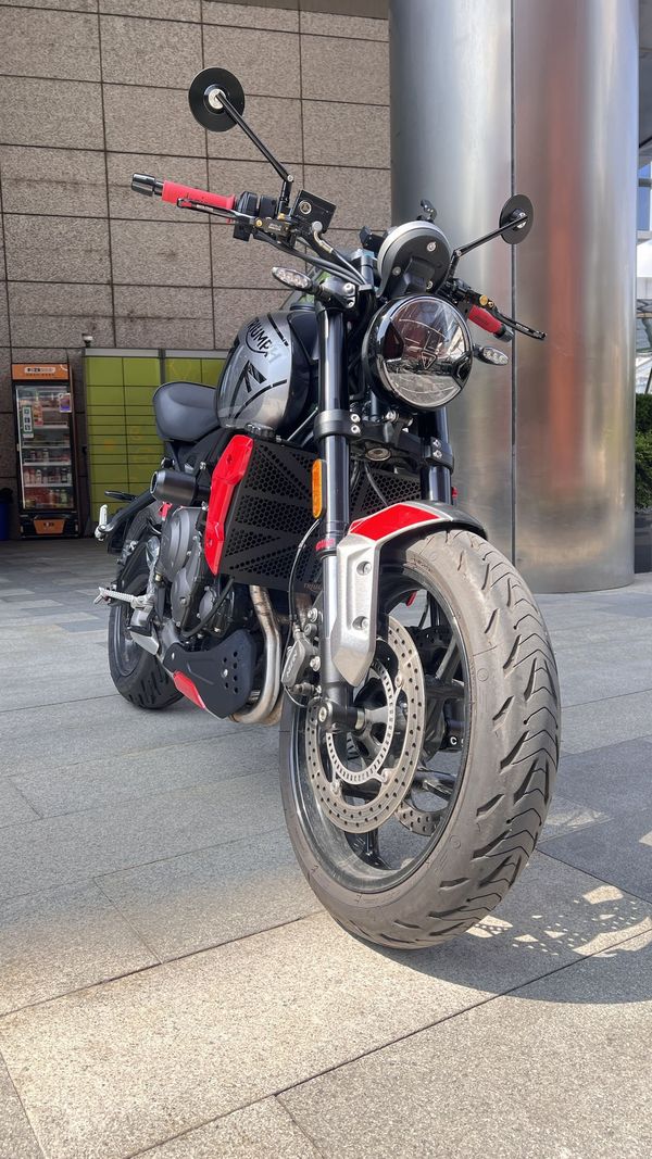 二手凯旋Trident 660