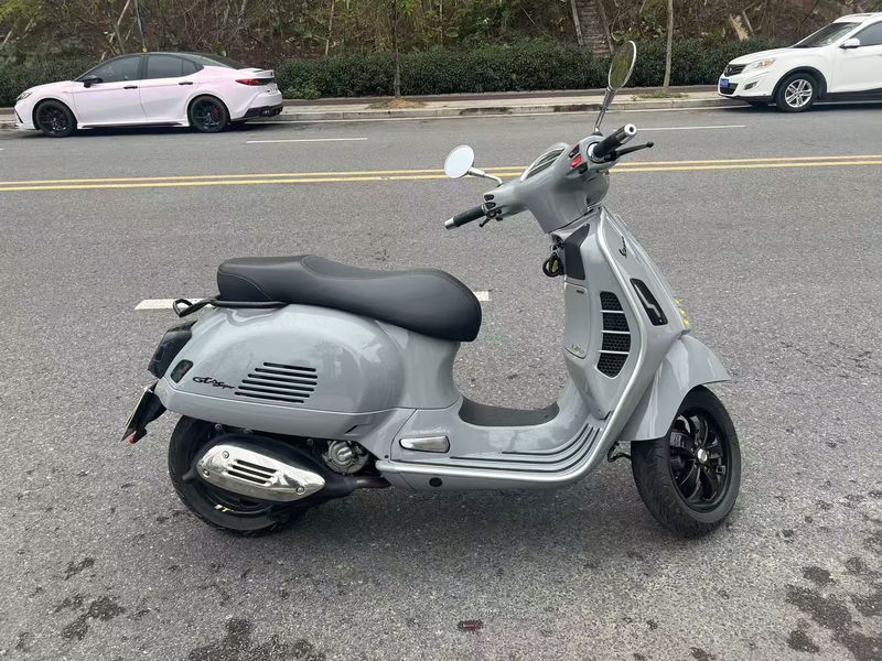 二手VESPAGTS 300 Notte