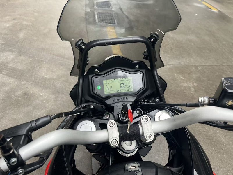 二手贝纳利金鹏 TRK251