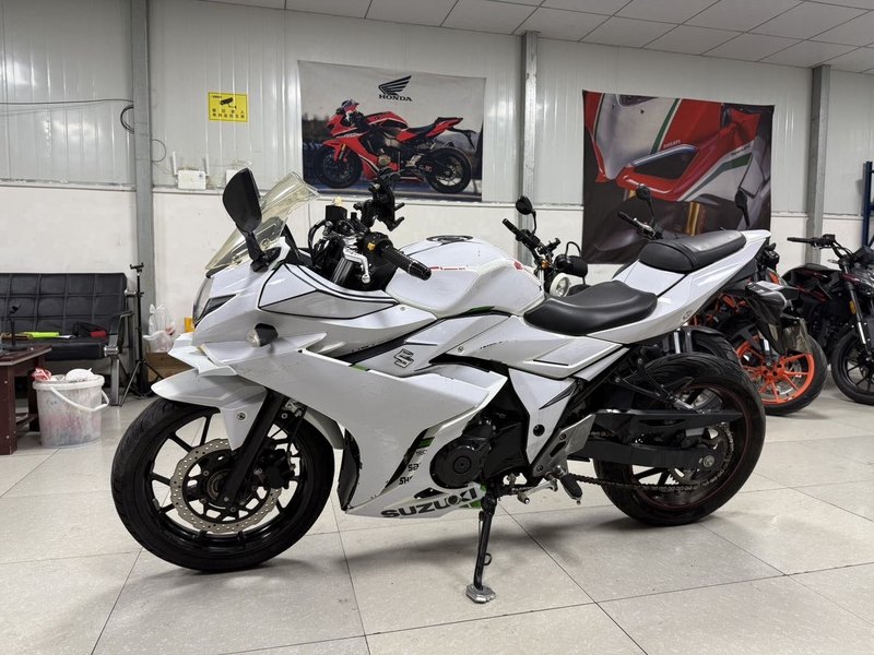 二手豪爵铃木GSX250R