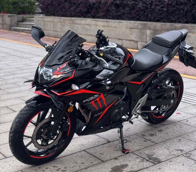 二手豪爵铃木GSX250R