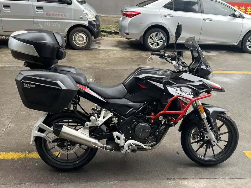 二手贝纳利金鹏 TRK251