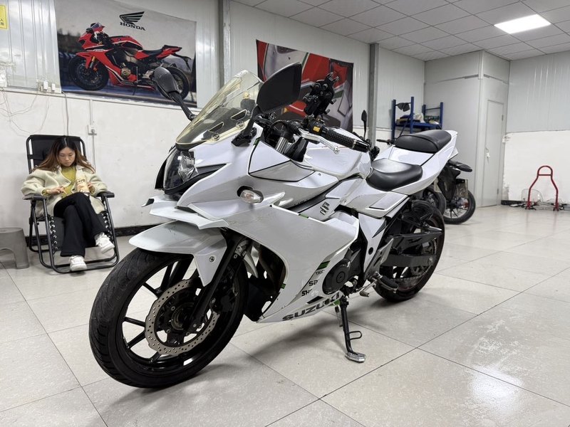 二手豪爵铃木GSX250R