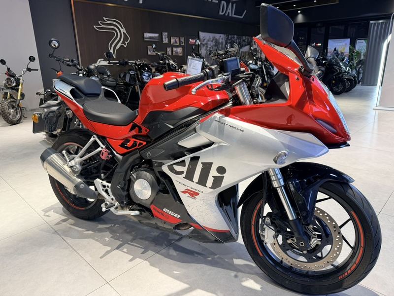 二手贝纳利龙卷风 Tornado 252R