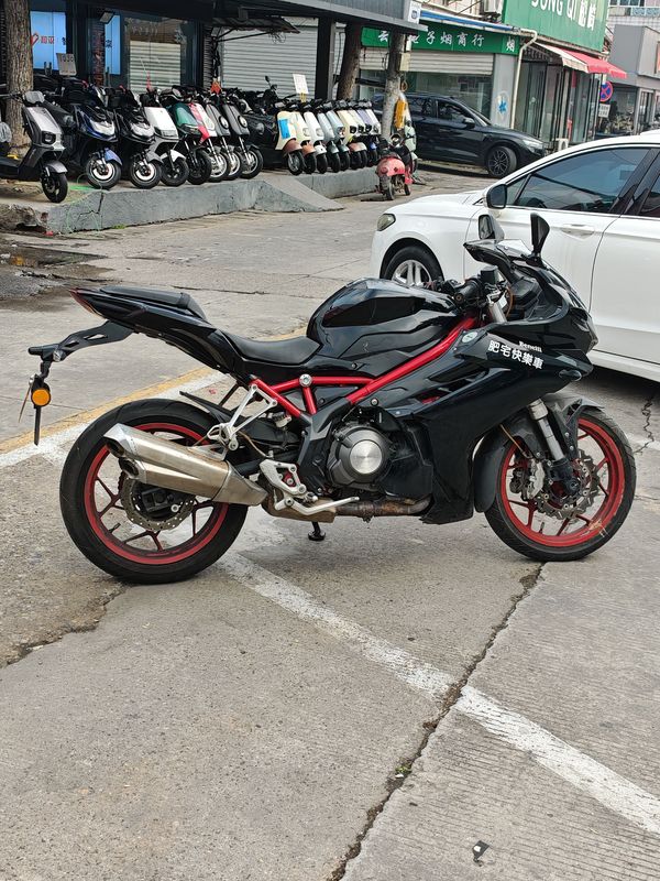二手贝纳利龙卷风 Tornado 302R