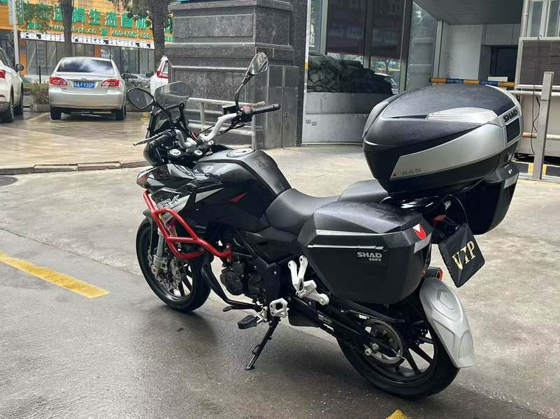 二手贝纳利金鹏 TRK251